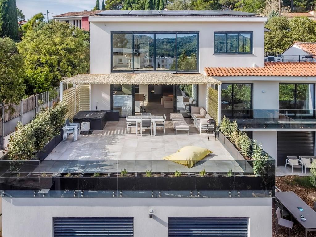 Luxury 3-bedroom apartment, air-conditioned, with spa
