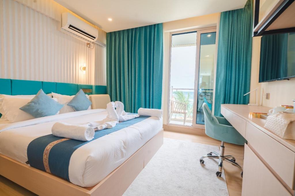 فضای داخلی Six Palms Beach Hotel at Hulhumale در ماله - تصویر ۳