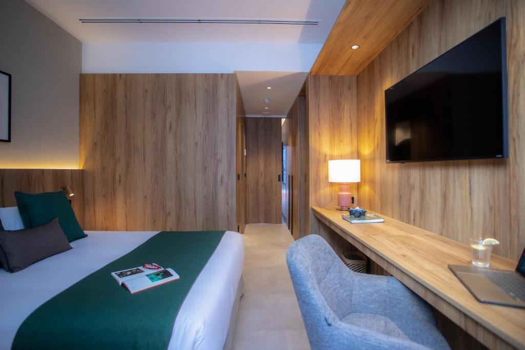 Cadiz Suites