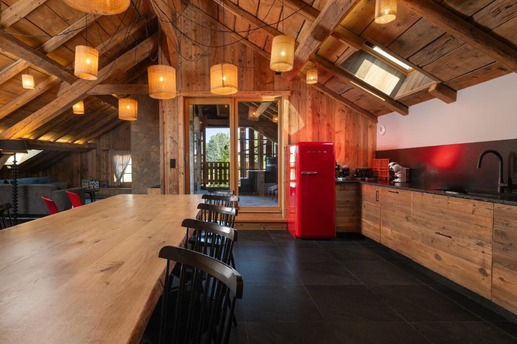 Stone Lake Luxury Lodge
