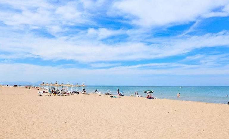 Bonito apartamento en la Playa Les Marines