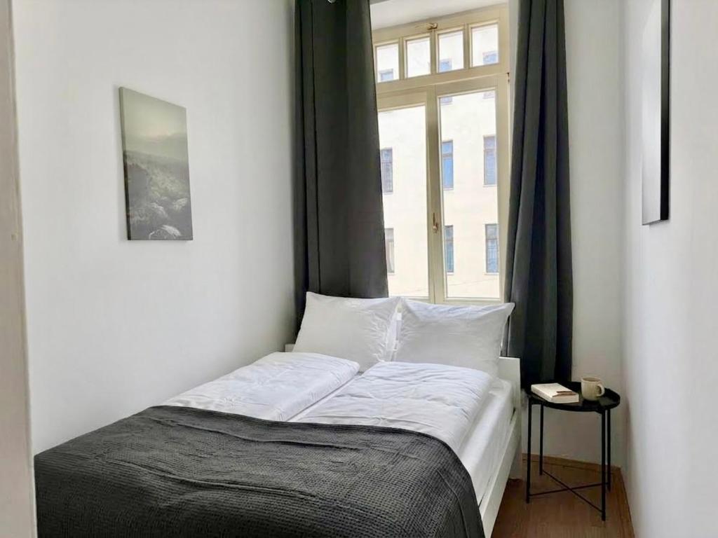 Central Apartment near Metro & Center
