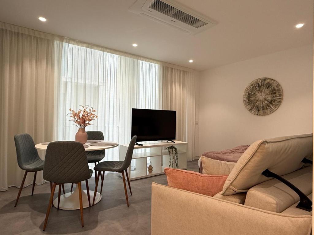 White Garden View 205