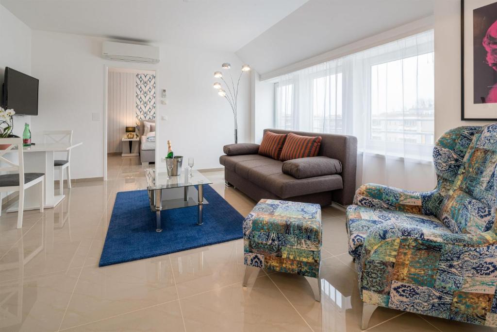 Travel Proud Best Western Plus Celebrity Suites - Suite Royale De Luxe