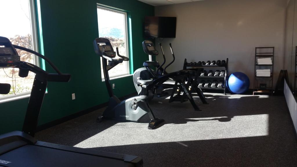 Fitness centrum a/nebo fitness zařízení v ubytování Wingate by Wyndham Hurricane Zion National Park