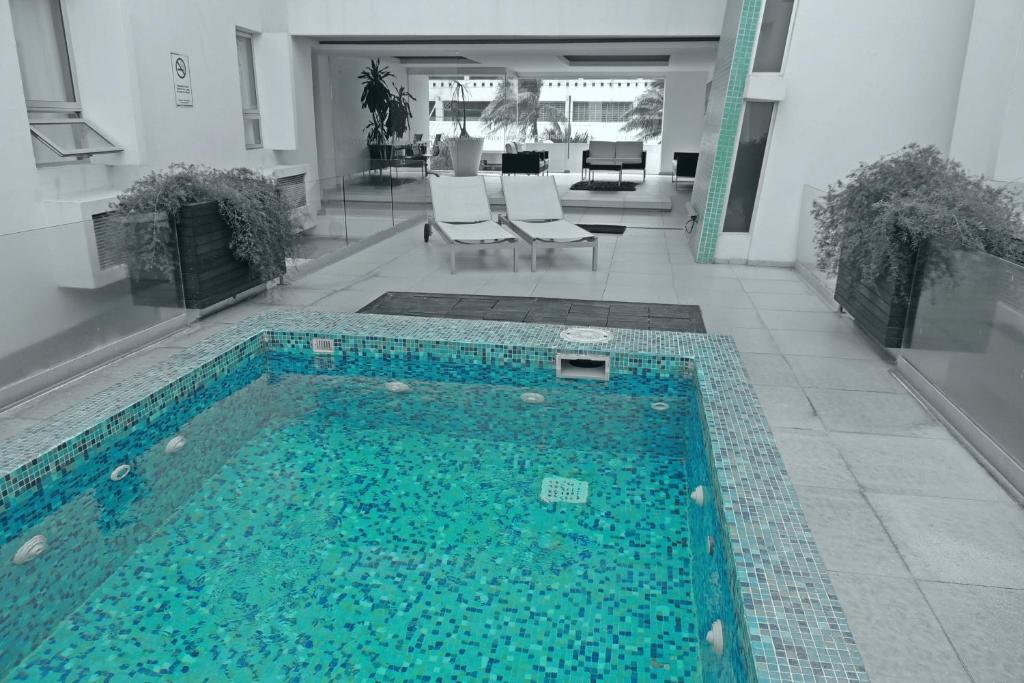 Bazén v ubytování Nu Hotel nebo v jeho okolí