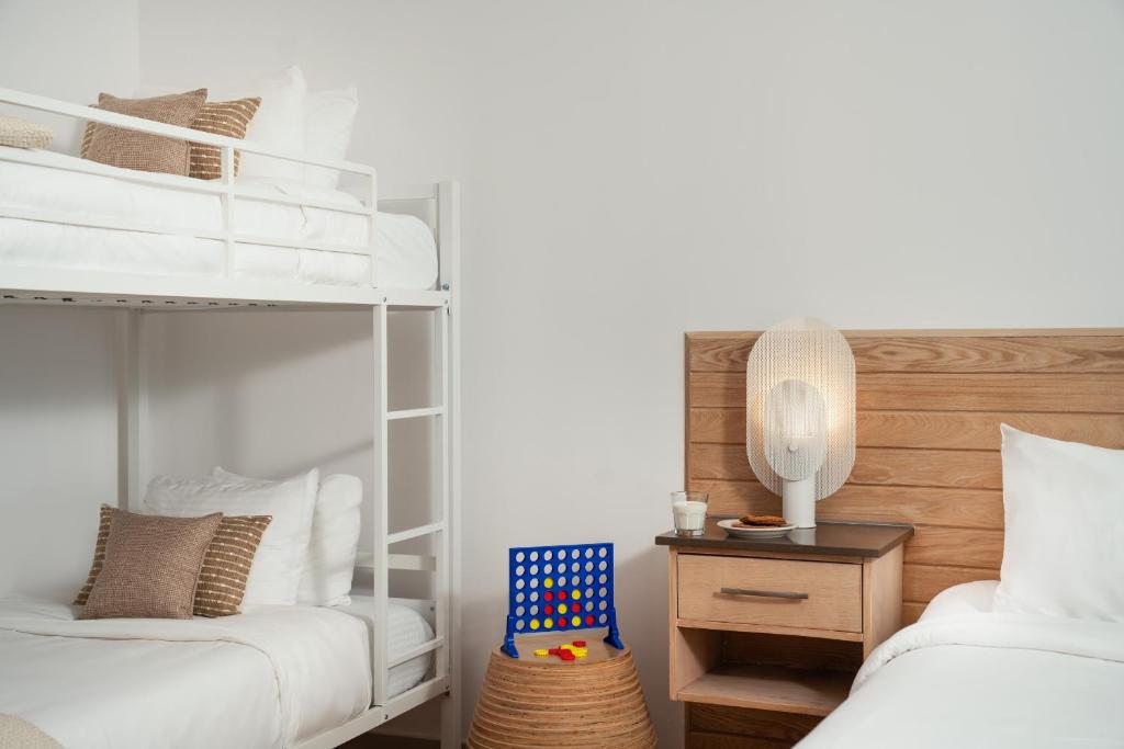 Bungalow Hotel - 