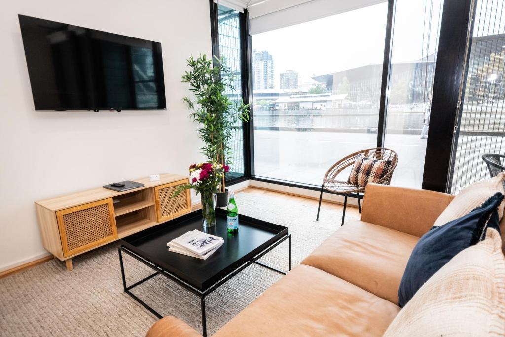 Waterfront Melbourne Apartments - Two-Bedroom Apartment - Ground Floor