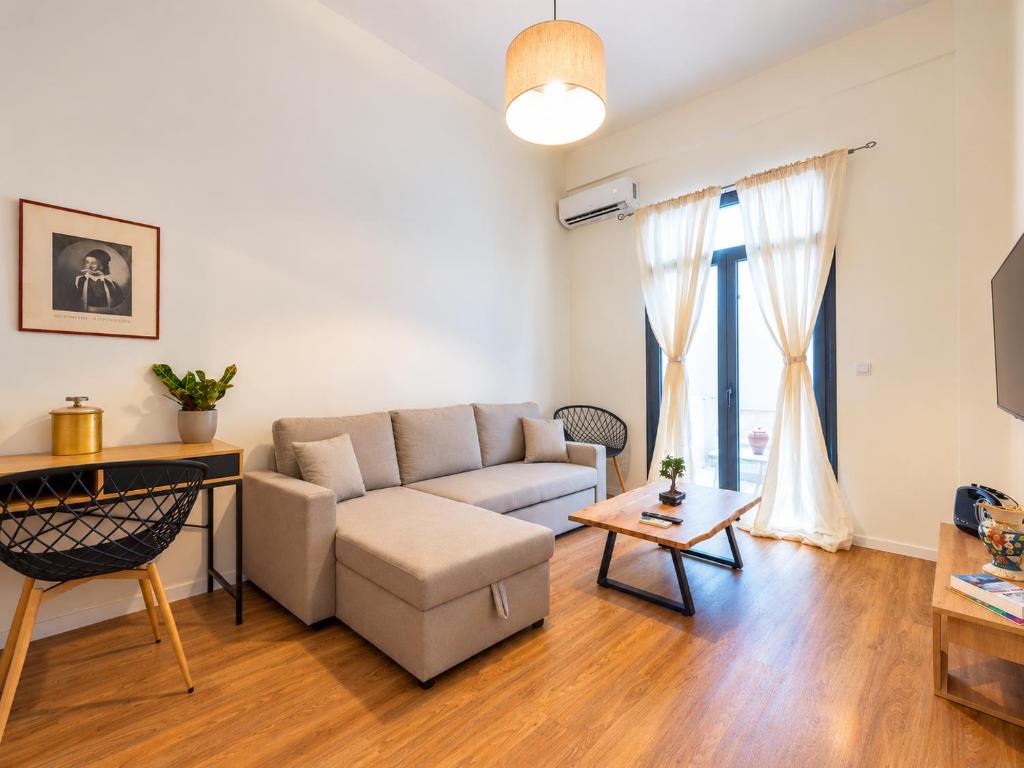 Omian Pearl Residence Pangrati & Balcony