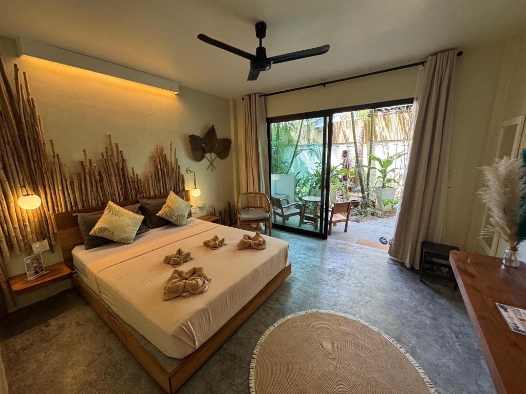 Koh Nang Yuan Island: My Honest Guide To Visiting 52 Sairee Sairee Guesthouse