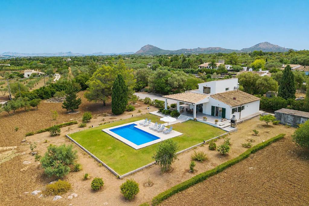 Villa Embat by Sealand Villas