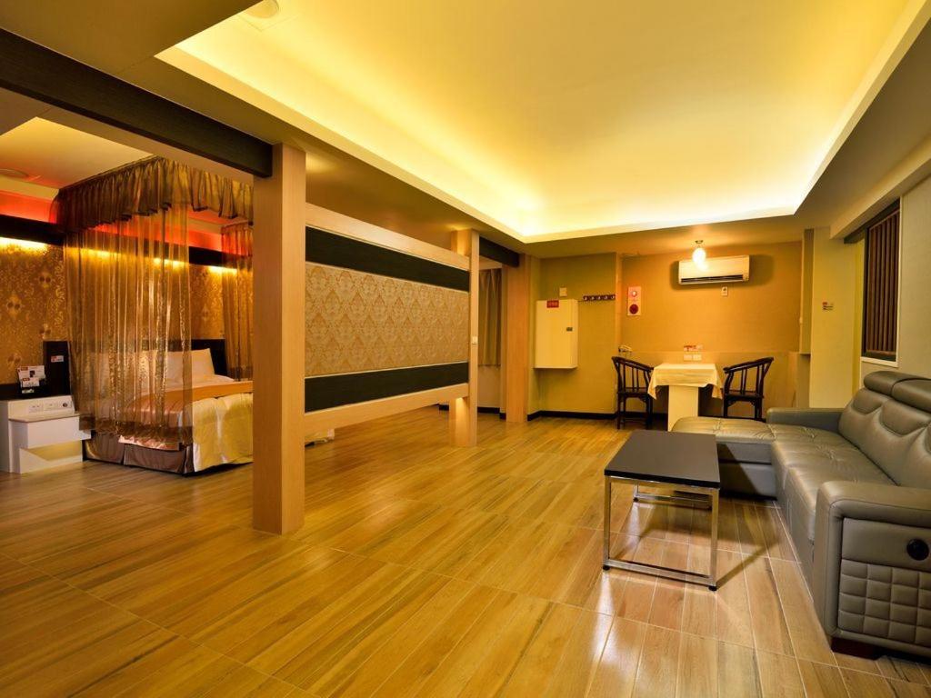 Posezení v ubytování M Garden Business Hotel