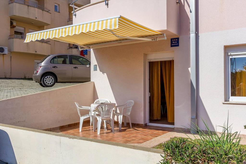 Budova, v ktorej sa apartmán nachádza