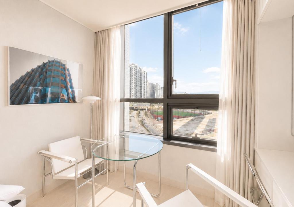 UH FLAT THE SONGDO - 