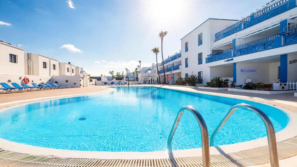 Apartment Bellissima with pool and Wi-Fi, 200m from the sea in Puerto del Carmen