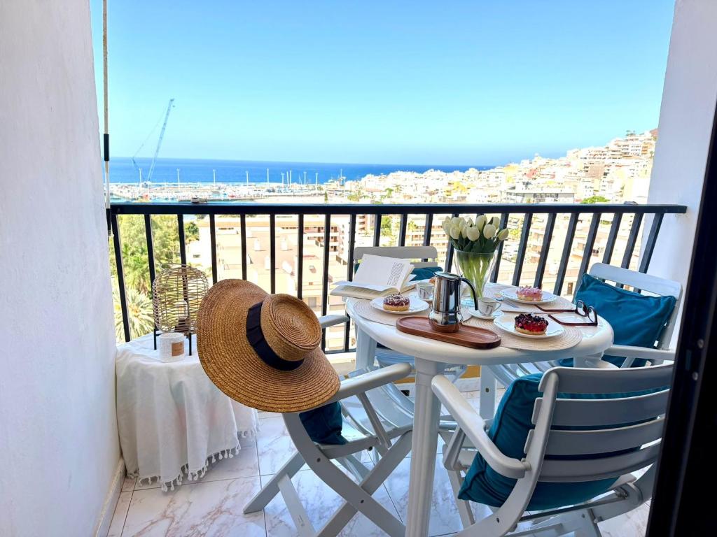 SUNSHINE OCEAN APARTMENT ACHACAY, Los Cristianos, Tenerife