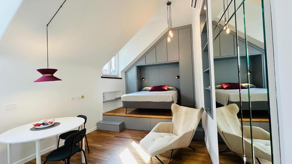 Suite 38