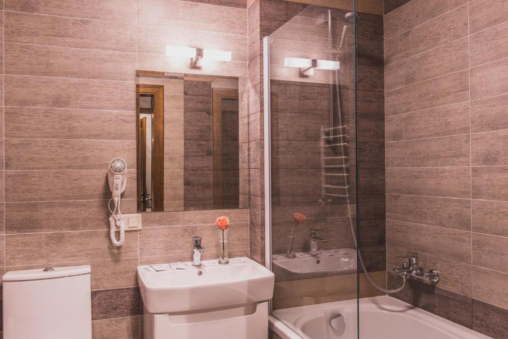 Koupelna v ubytování Davir Spa Resort