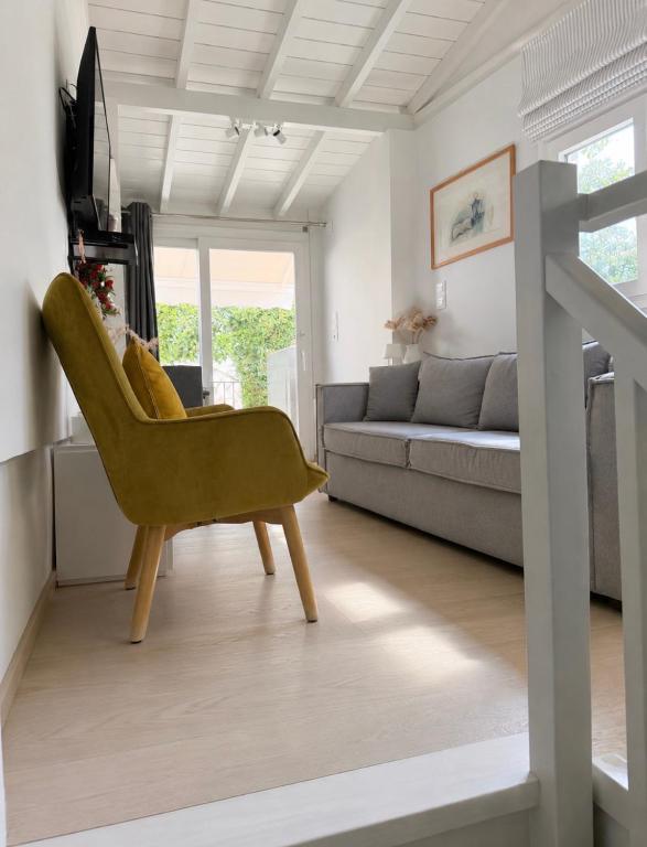 naki glam la maison & parking