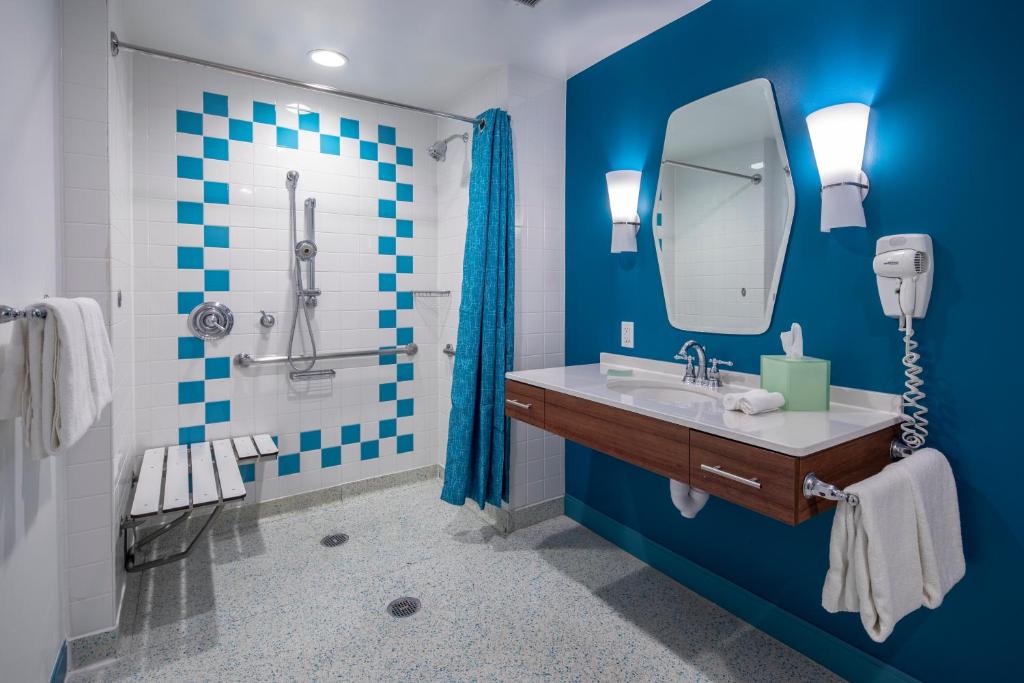 Universal's Cabana Bay Beach Resort - 