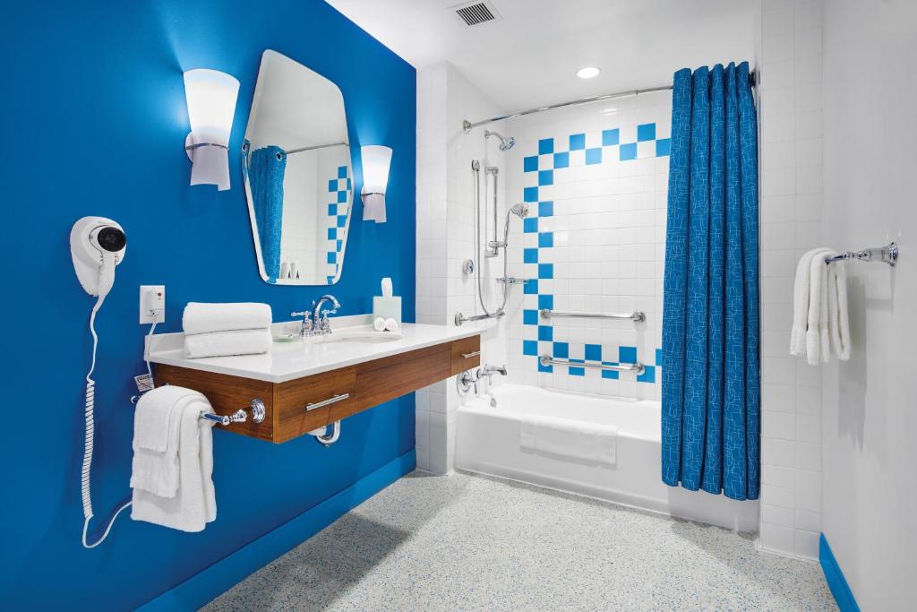 Universal's Cabana Bay Beach Resort - 