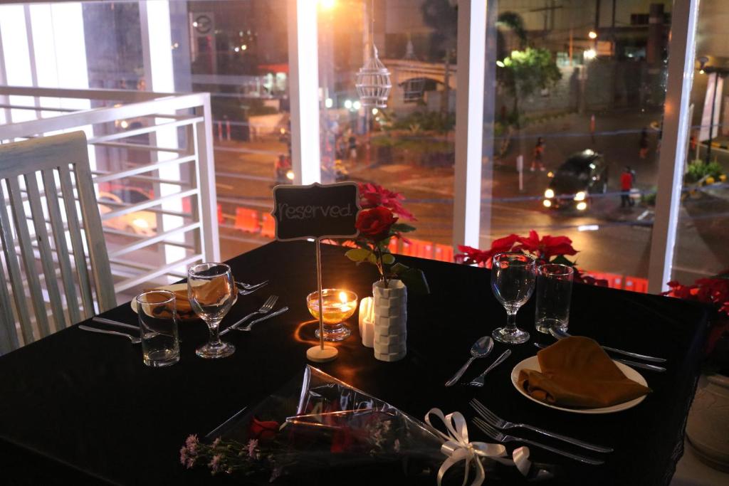 Nápoje v ubytování Bekizaar Hotel Surabaya