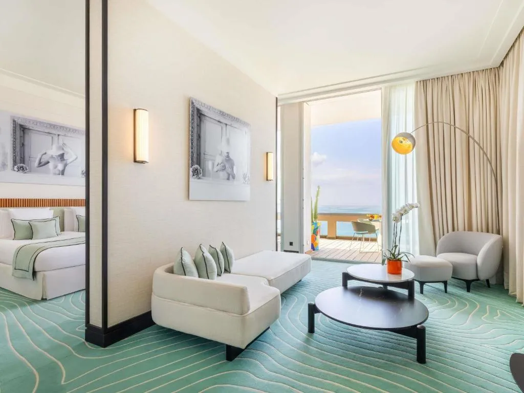 Signature Suite with Terrace and Sea View