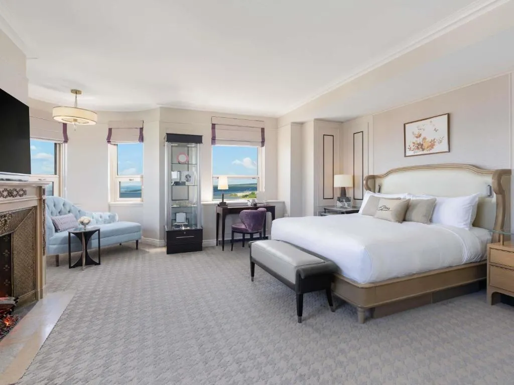 Signature Fairmont Gold One Bedroom Suite