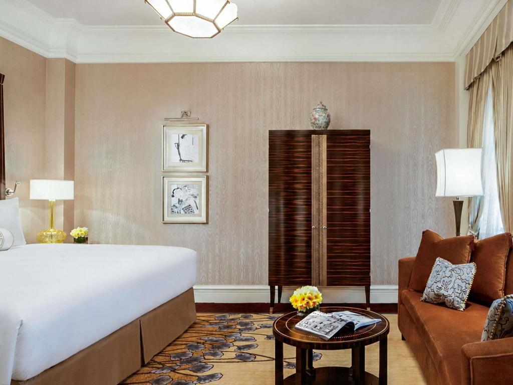 Fairmont Peace Hotel on the Bund photo 2