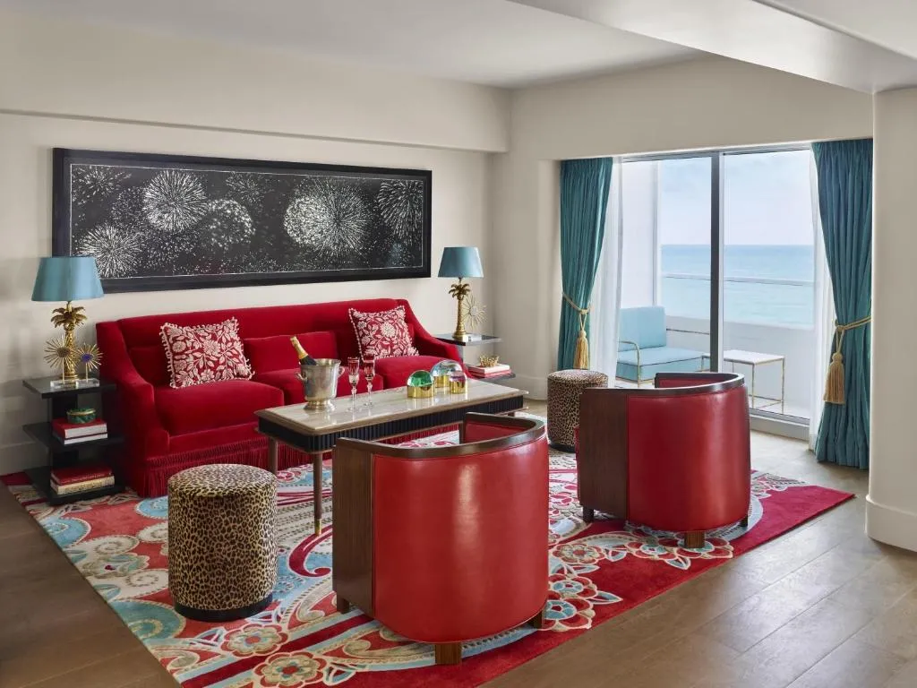 Premier Corner Junior King Suite - Oceanfront