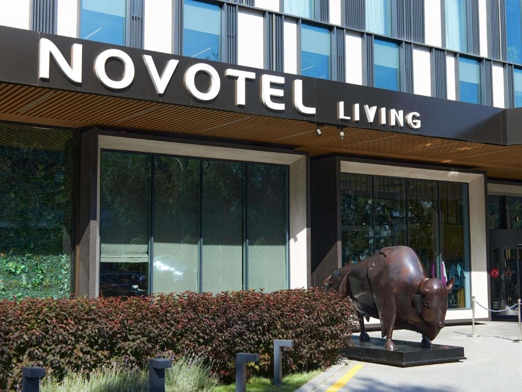 لابی و فضای عمومی Novotel Living Almaty Jetisu - تصویر ۵