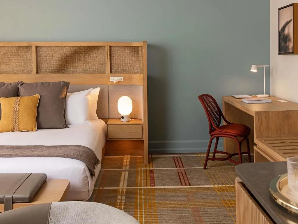 Junior Suite with One King Bed and Cityview