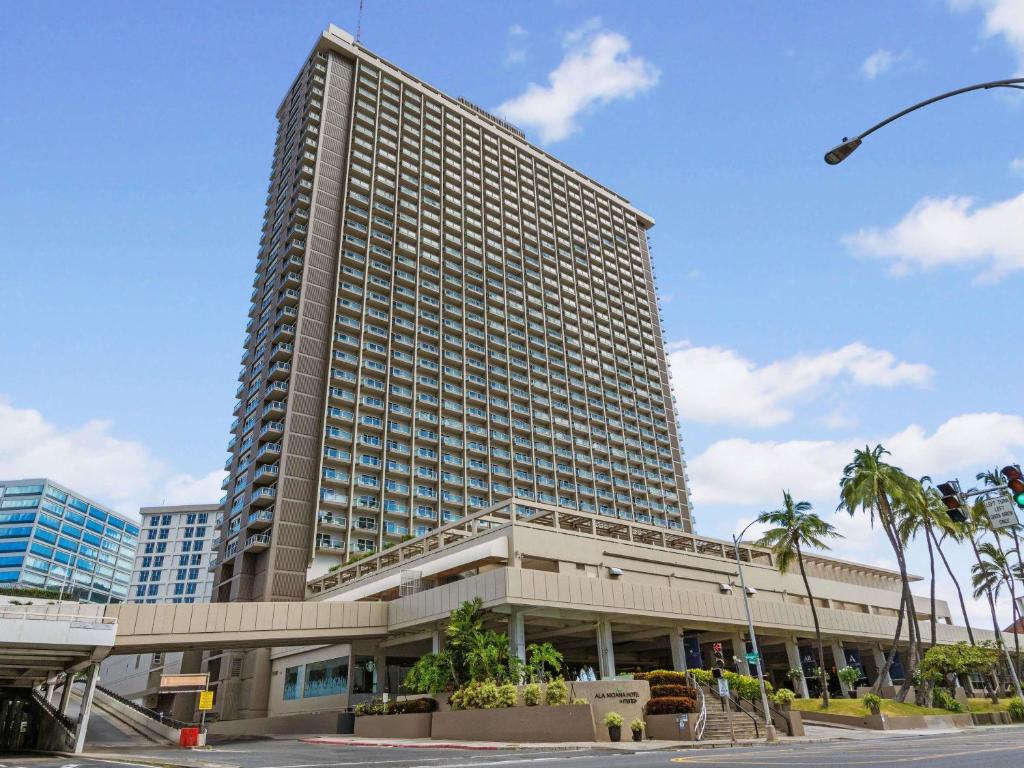 Ala Moana Hotel - Resort Fee Included - Housity