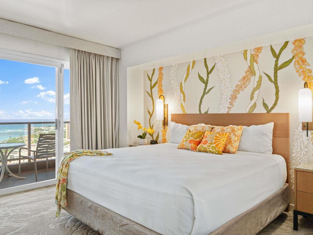 Ala Moana Hotel - Resort Fee Included - 