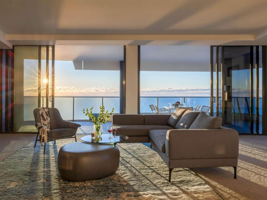 Travel Proud Sustainability certification Peppers Broadbeach - Maison Dans Le Ciel De Trois Chambres