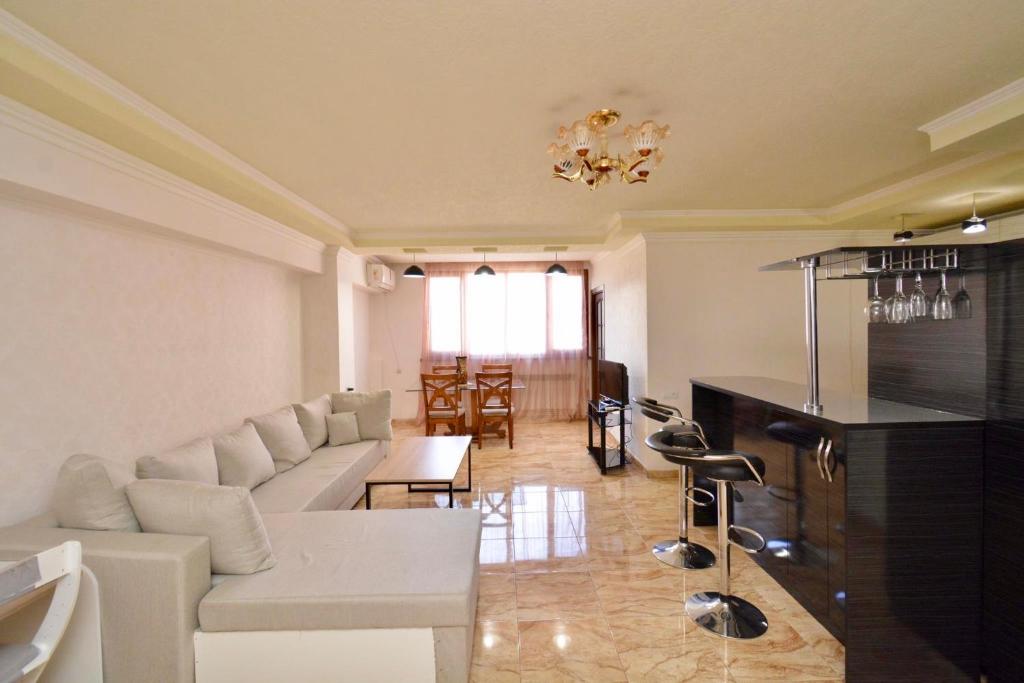 فضای داخلی City Center Apartment On Pushkin Street در ایروان - تصویر ۳