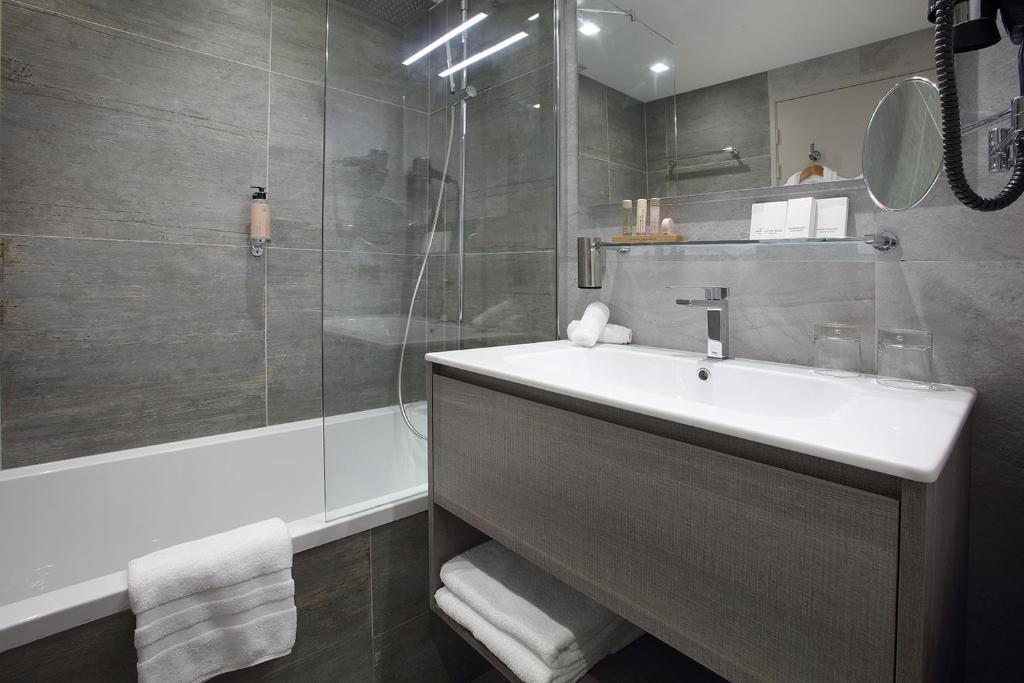 Hotel Le Tremplin - Superior Family Room (2 Adults + 2 Children)