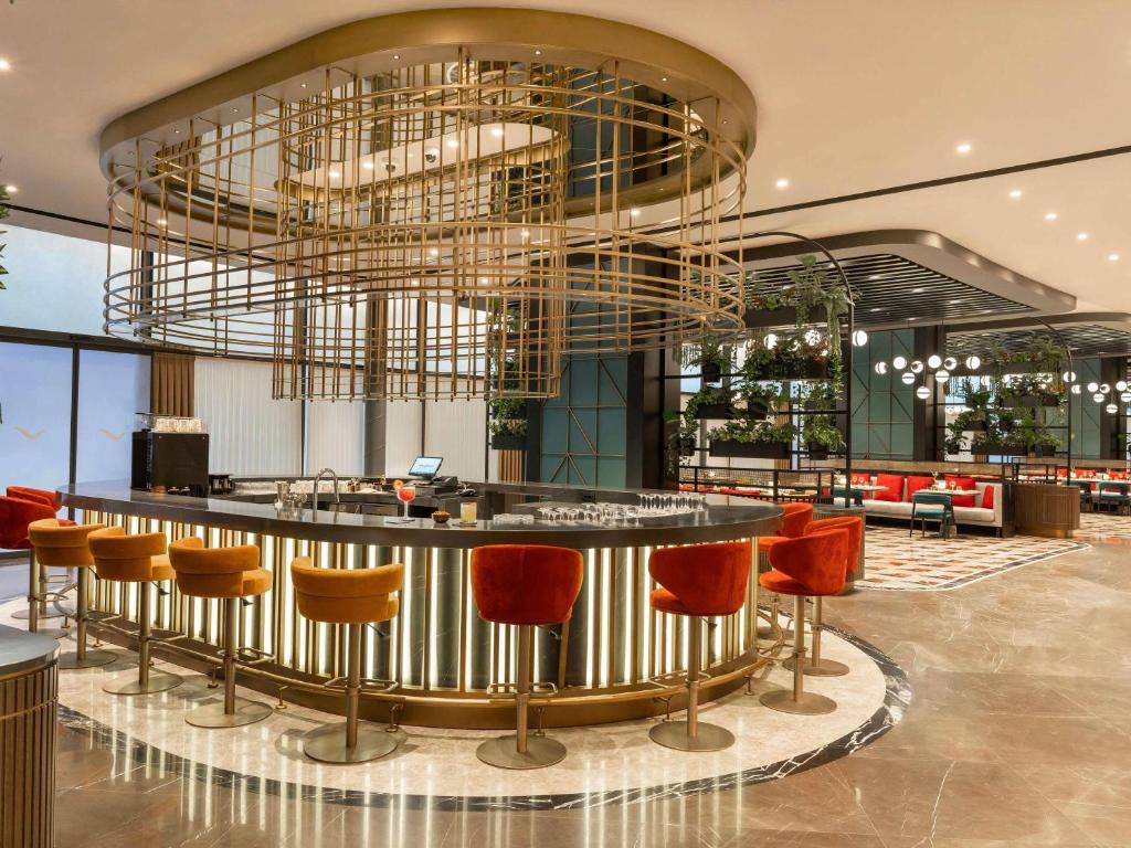 لابی و فضای عمومی Mövenpick Hotel Istanbul Marmara Sea - تصویر ۵