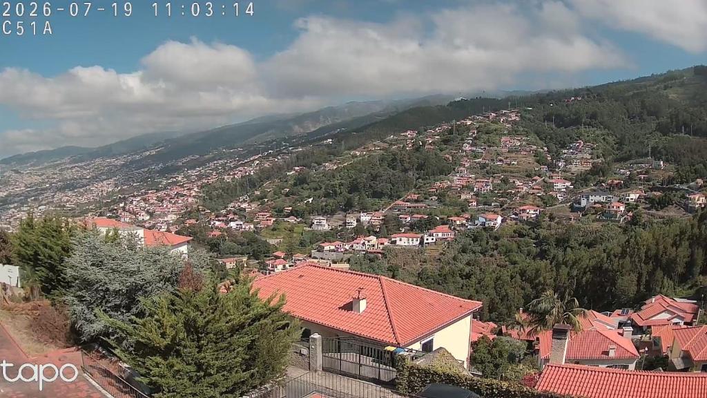 CASA COM VISTA E GARAGEm