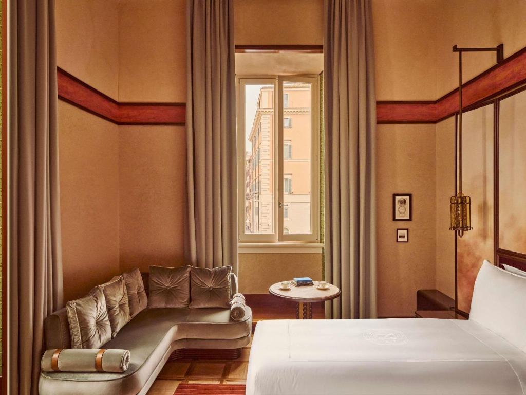 Grand Deluxe Room with King Bed