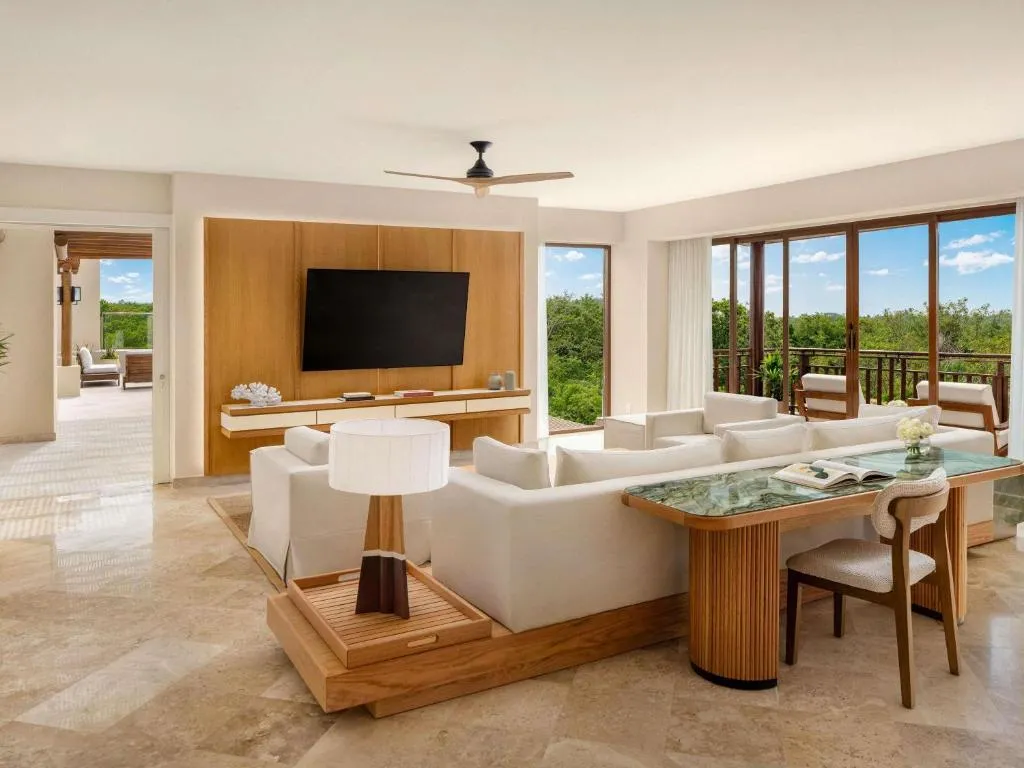 Bambu King suite with Infinity Pool and Resort View - Butler Service