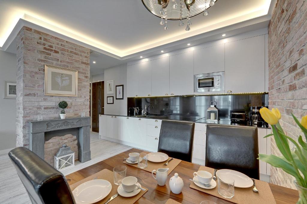 Blue Mandarin Riverside - 1