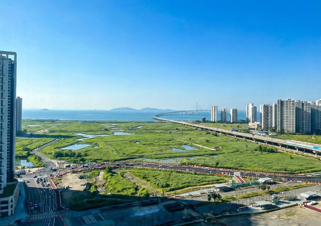 UH FLAT THE SONGDO - 