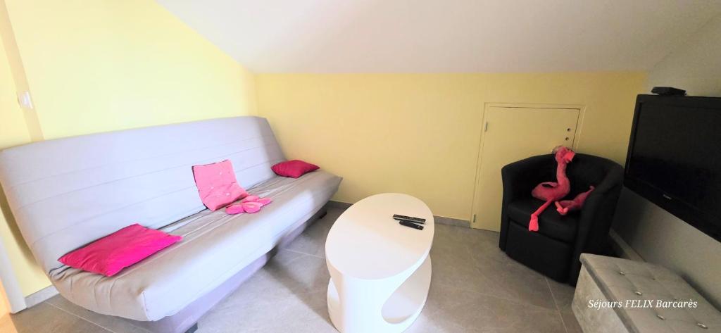 Le Barcarès - gîte "Carlit" climatisé 2 chambres pour 6 personnes, à 10 mns à pied de la plage et du village de Noël, avec place de parking
