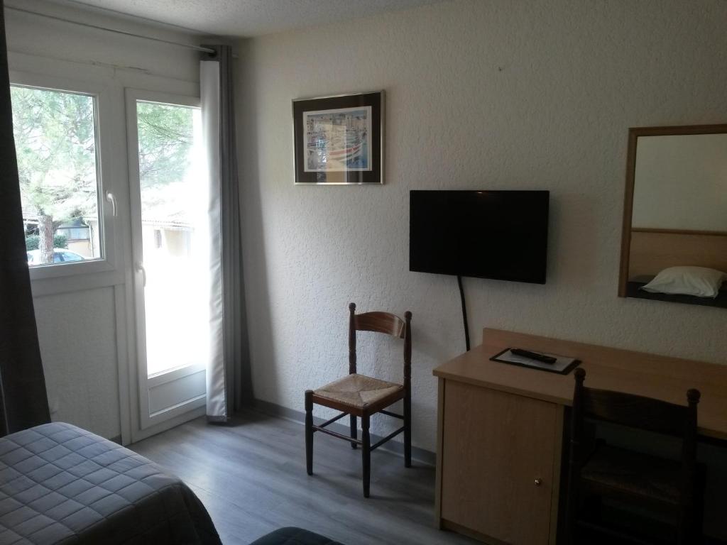 Le Provence - Twin Room