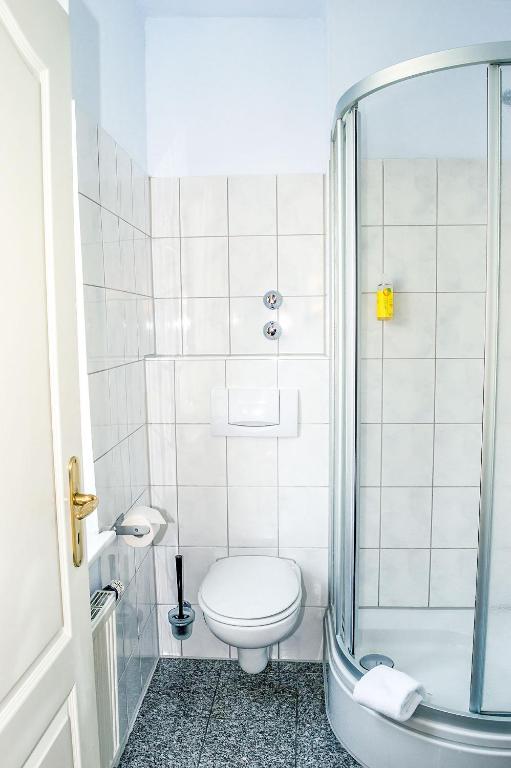 Koupelna v ubytování K-Hotel (Grüner Baum)