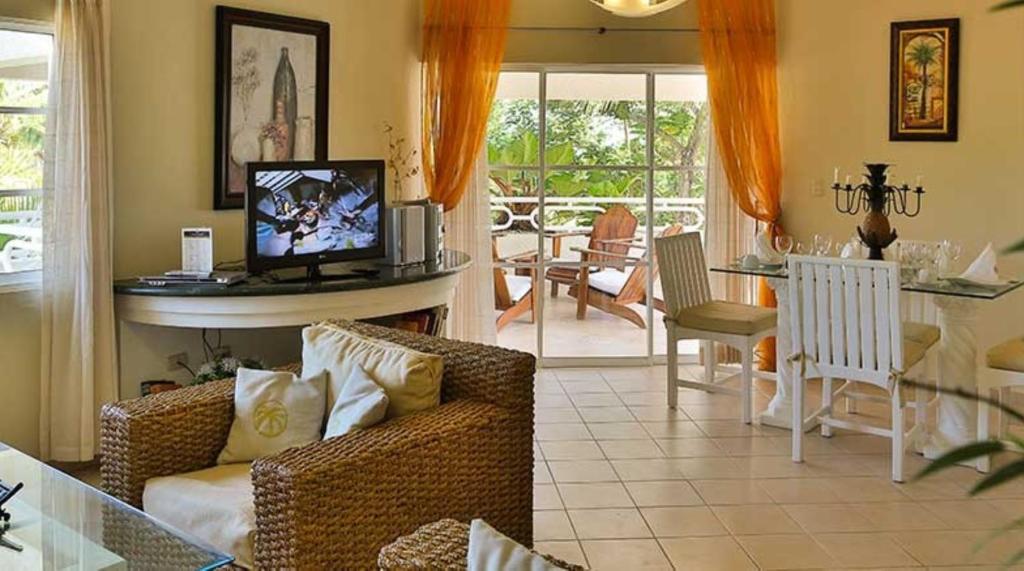 TV a/nebo společenská místnost v ubytování Lifestyle Crown Residence Suites