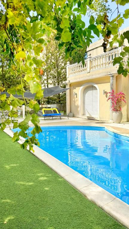 Villa piscine confort, barbecue
