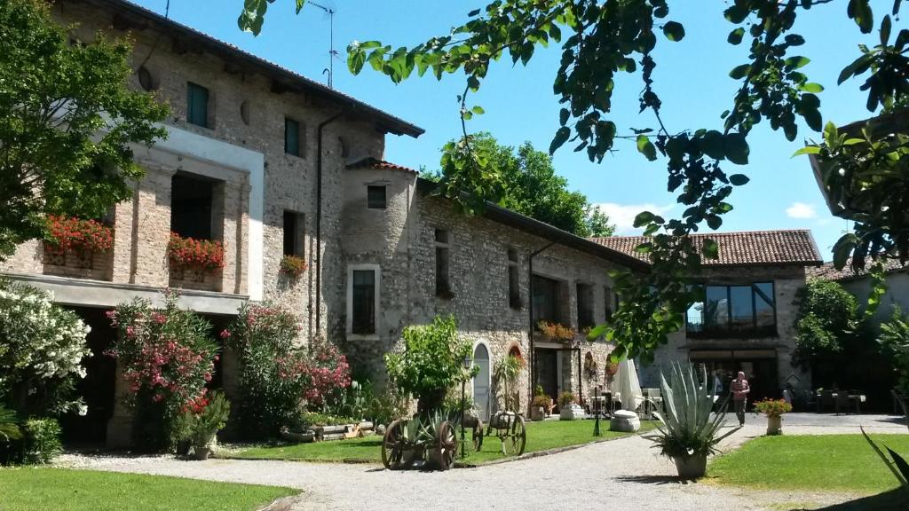 an external view of the house at Friulmarangon in Basiliano