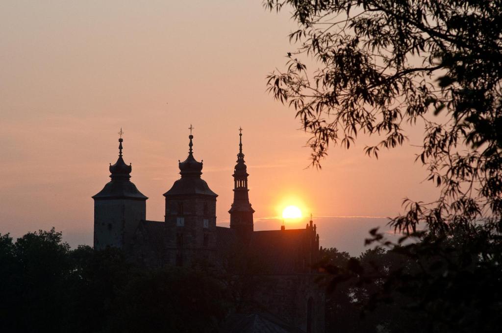 Pohľad na východ alebo západ slnka z hotela alebo blízkeho okolia